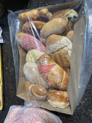 El Rosario Bakery, business photo 4