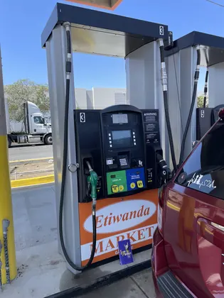 Etiwanda Gas, business photo 3