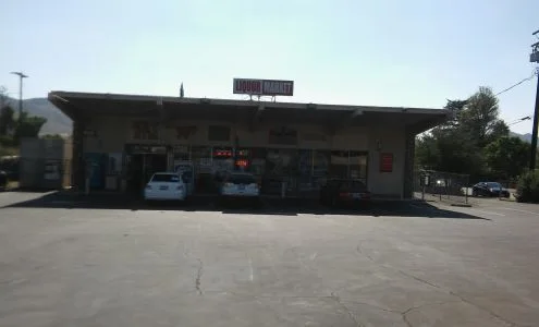 Lowrs Market & Liquor business photo