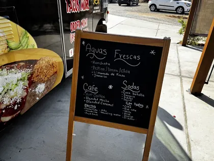 Tacos Móre, business photo 3